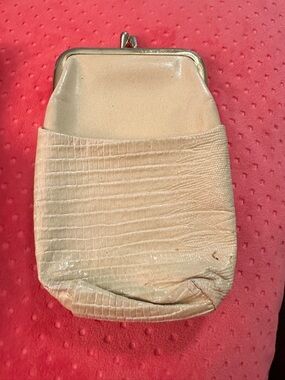 Cream Textured Kiss-Lock Coin Pouch